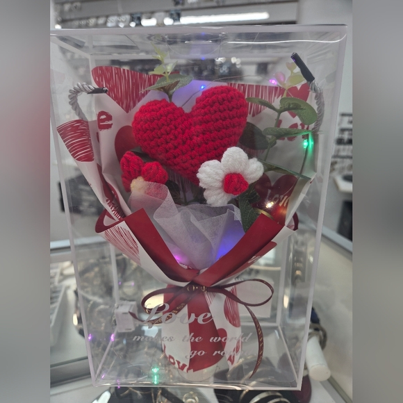 Crocheted Valentines Bouquet - Picture 5 of 5